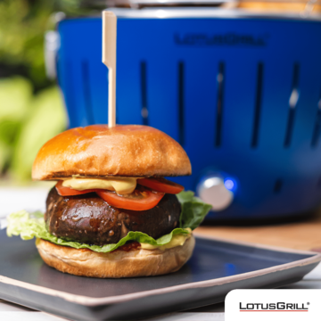 LotusGrill blau Zubeho r Zange gru n Burger min